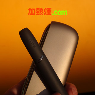 IQOS 3 DUO 黑色加熱棒配金色充電盒 IQOS 3 DUO 顏色自由選套餐黑色加熱棒配金色充電盒