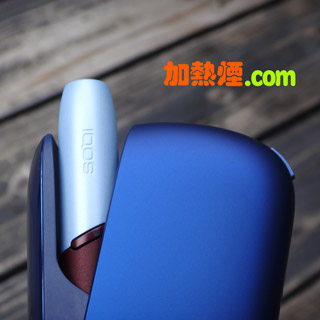 IQOS 3 DUO 磨砂紅色加熱棒配藍色充電盒 IQOS 3 DUO 顏色自由選套餐磨砂紅色加熱棒配藍色充電盒