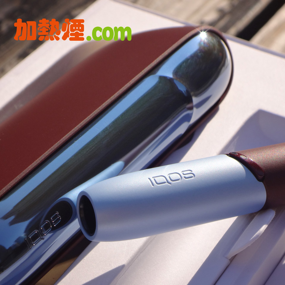 購買 IQOS 3 DUO 棗紅色秋冬限量版套裝搭配冰藍色加熱棒