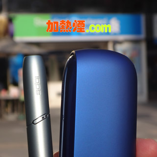 IQOS 3 DUO 藍色充電盒配綠色加熱棒